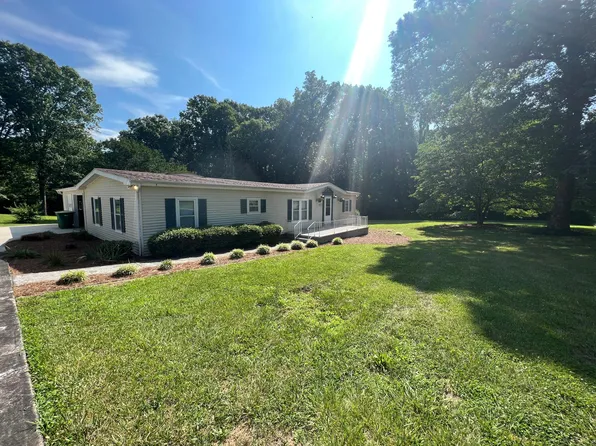 6257 Robinhood Rd, Pfafftown, NC 27040