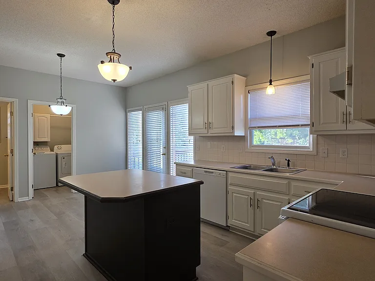 6400 W 155th Pl — Photo 7
