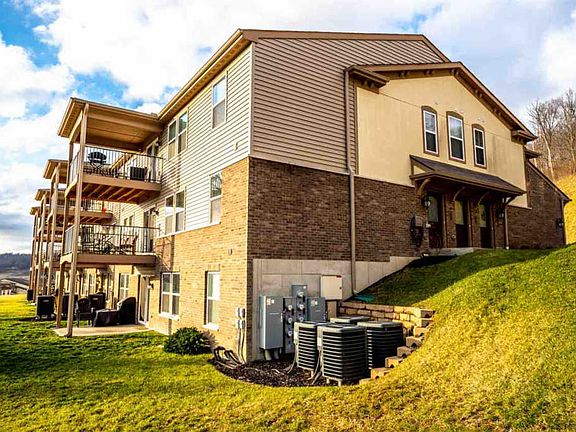 3rd image of 2473 Rolling Hills Dr