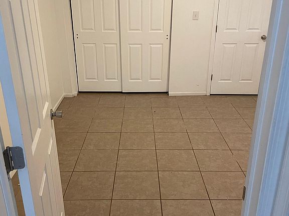 3rd image of 21 Bentley Ln Floor 1