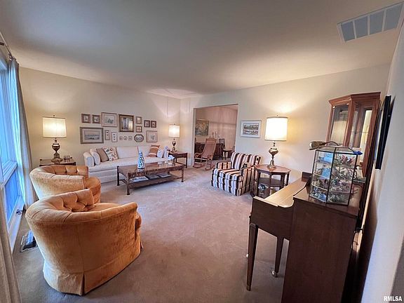 5th image of 609 S Terrace Dr