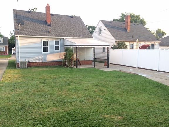 2nd image of 8002 Newport Ave