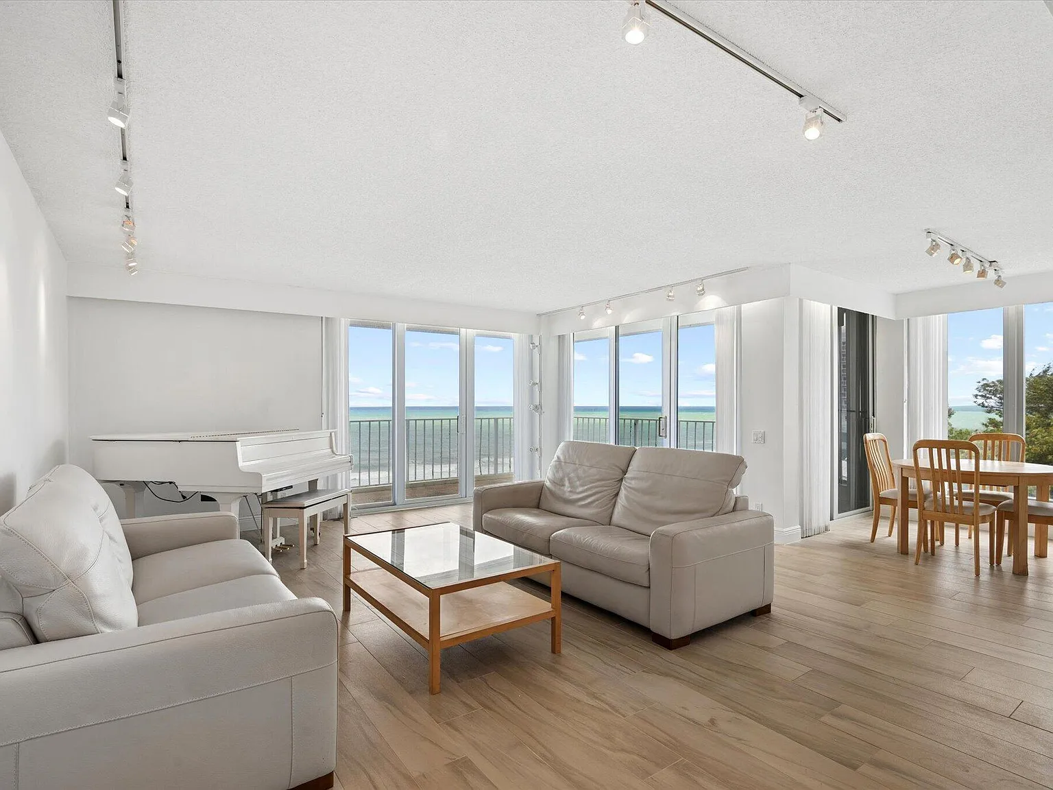 Pompano Aegean Condominium — Photo 2