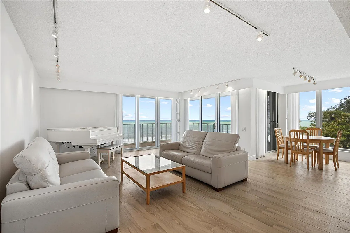 Building Photo - 1010 S Ocean Blvd #501
