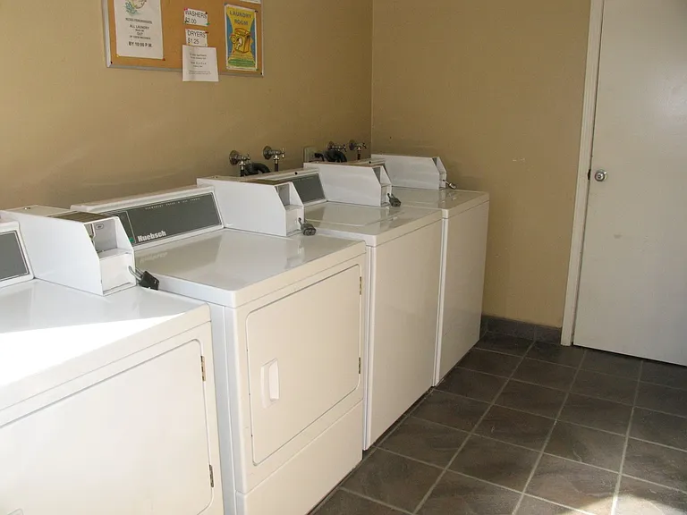 1675 Chapel Dr — Photo 15