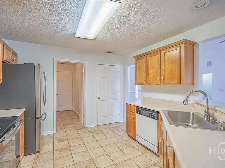 114 Laurens Ln — Photo 14
