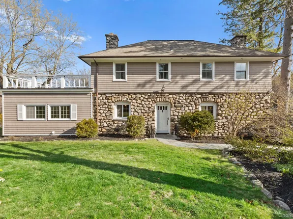 7 Rolling Hills Road, Thornwood, NY 10594