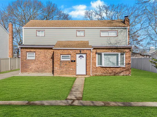 26 N Somerset Road, Amityville, NY 11701