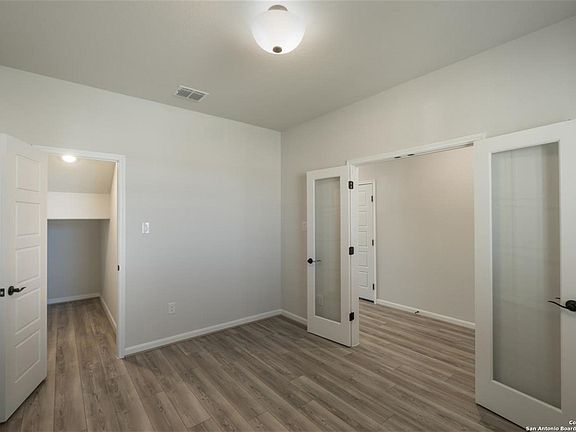 3rd image of 8242 Sunrise Glen