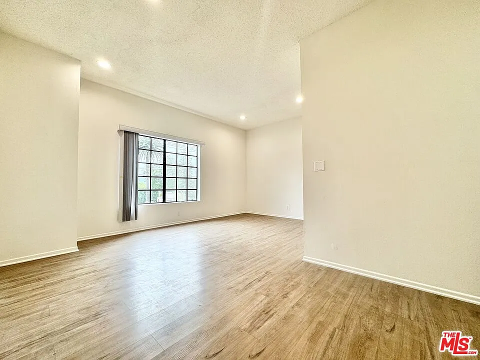 1 bed, 1.0 bath, $2,225 — Photo 2