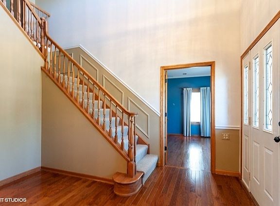 3rd image of 611 Salceda Dr