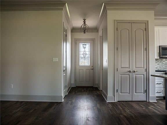 5th image of 214 E Saint Jean Baptiste St