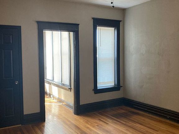 4th image of 4048 Cleveland Ave APT 3