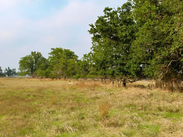 7 Apache Trce NW, Harper, TX 78631