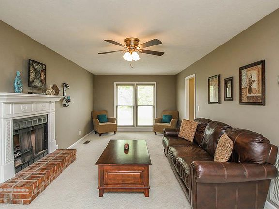 4th image of 407 Paddle Wheel Ln