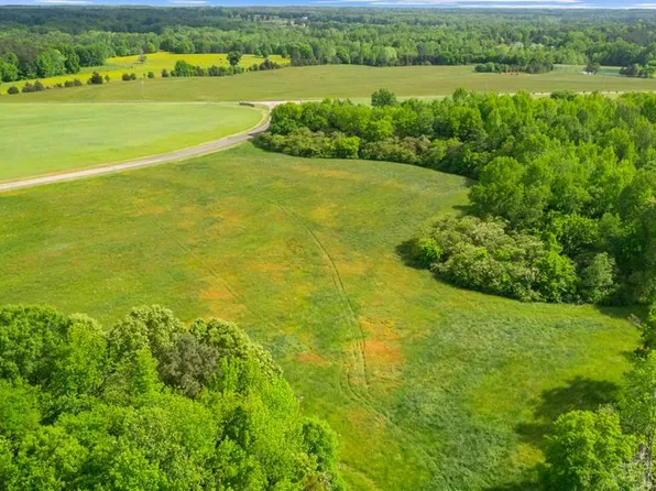 22 Boxwood Shores Dr, Boydton, VA 23917