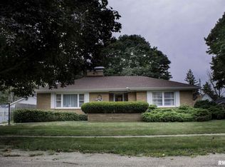 210 W Walnut St, La Rose, IL 61541