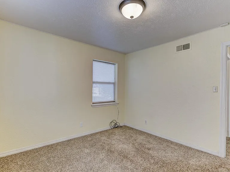 4172 NW 23rd St — Photo 12