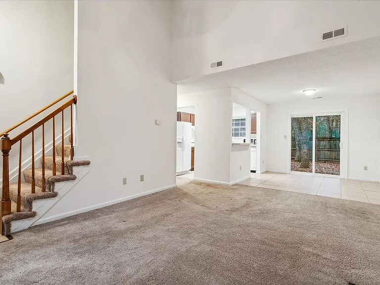 215 Old Bridge Ct — Photo 16