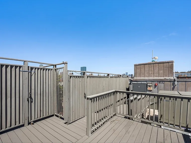 70-72 Northampton St #200 — Photo 11