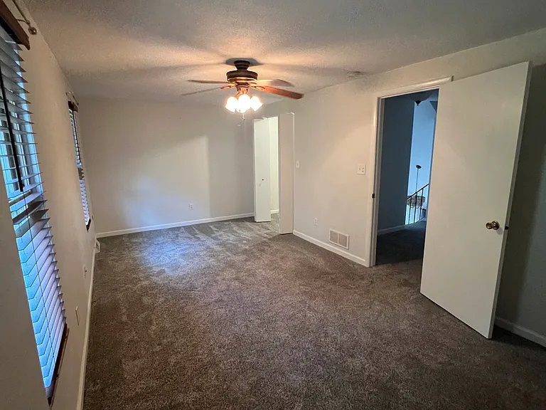 210 Timber Dr — Photo 5