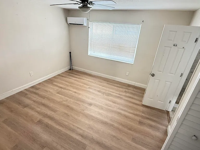 800 Moffett St #3 — Photo 9