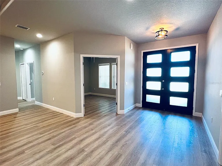 25 Fircrest Ln — Photo 2