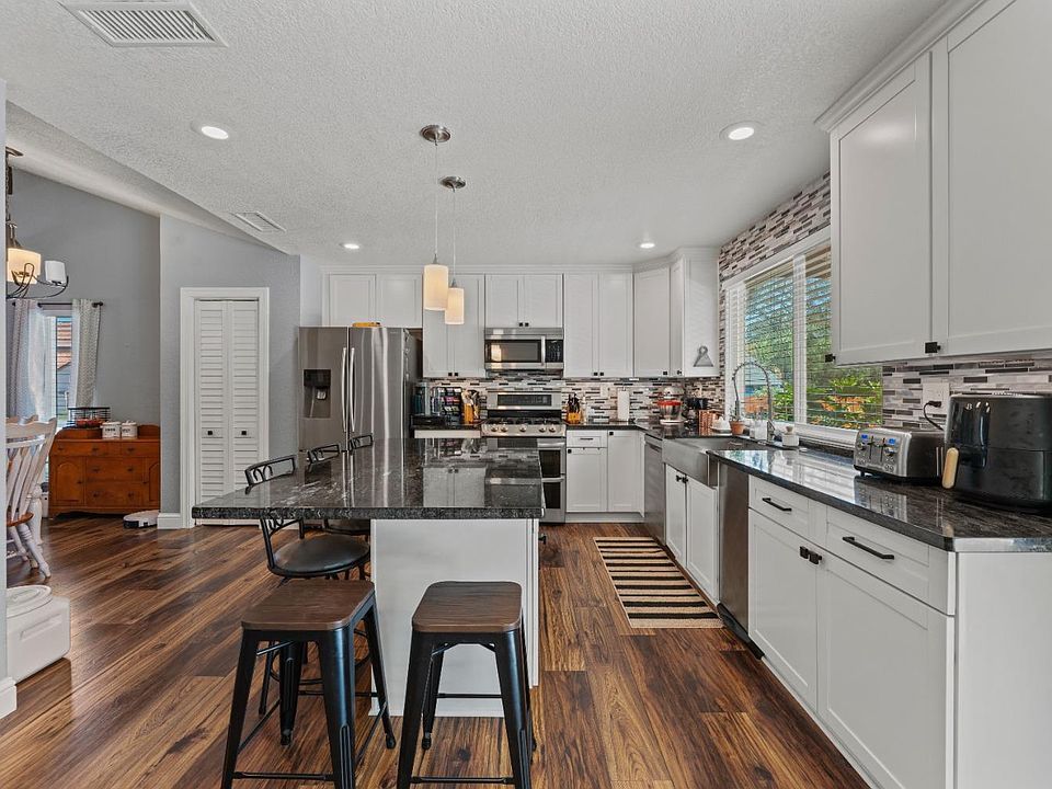 1st image of 1001 Woodcrest Ct