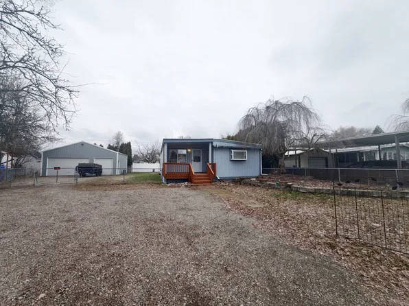 19122 E Cane Cir, Greenacres, WA 99016