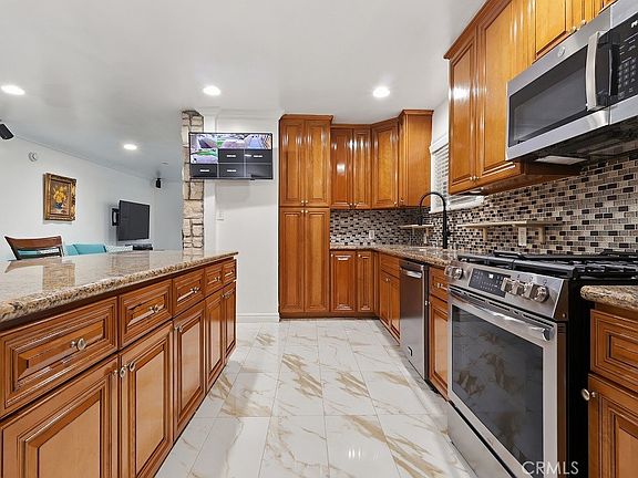 5th image of 3638 W 157th St