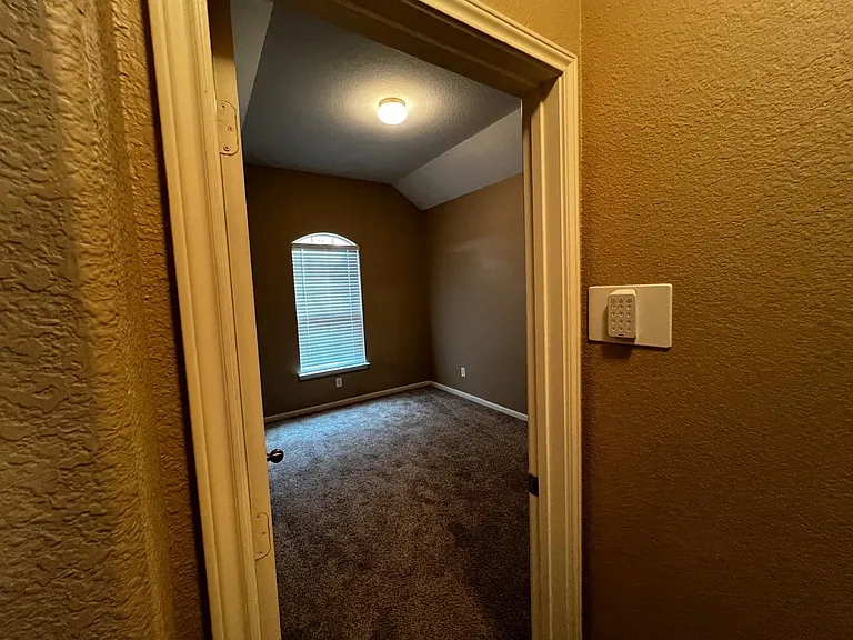23706 Red Glade Ct — Photo 15