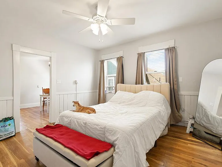 2 Essex St #2R — Photo 7