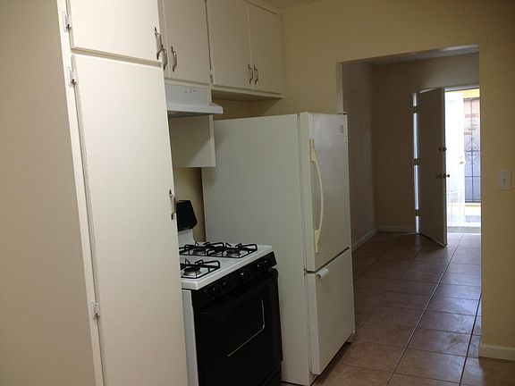 2nd image of 4048 Manhattan Beach Blvd #4052-1/2