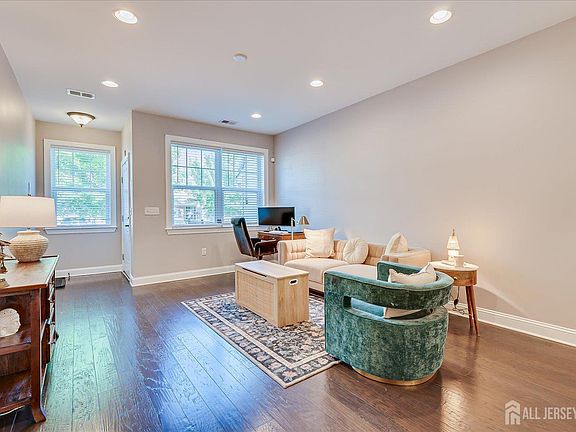 5th image of 168 Savoth Ln