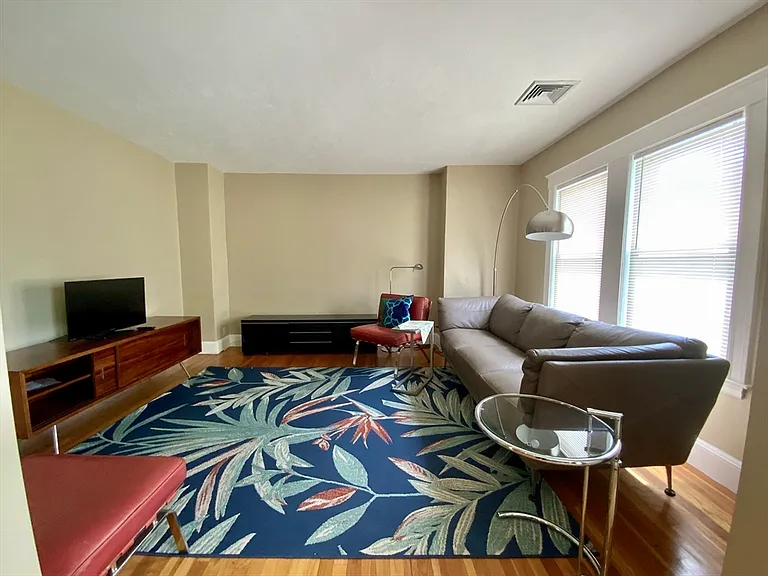 30-32 Moulton Rd #32 — Photo 4