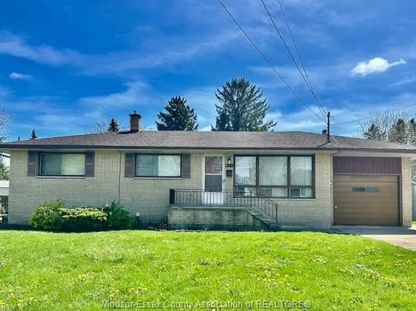 921 Kennedy Dr W, Windsor, ON N9G 1T2