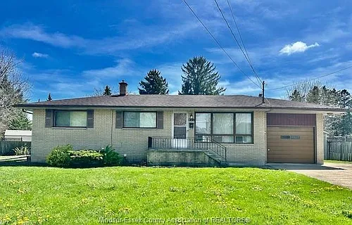 921 Kennedy Dr W Photo 1