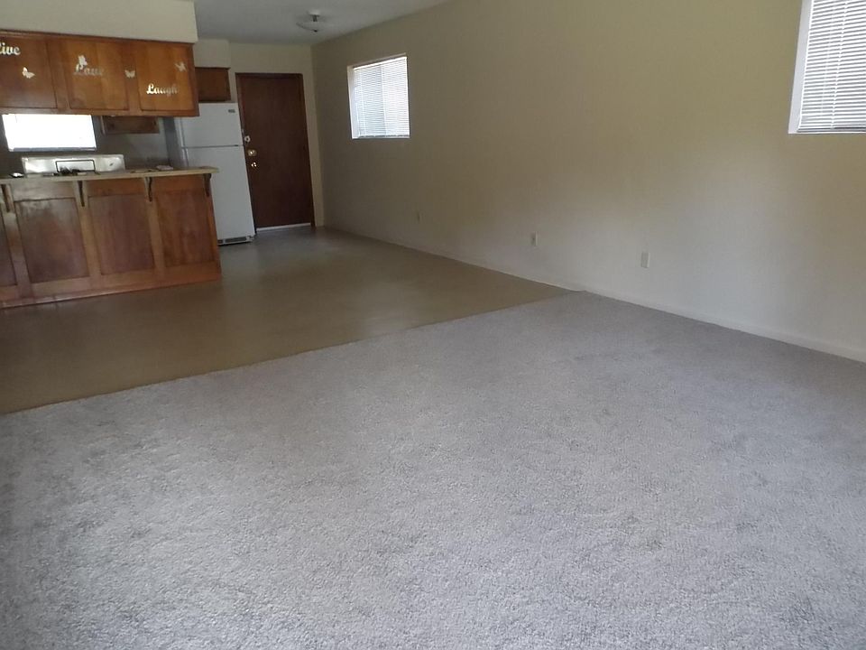 1st image of 711 Willow St APT 1