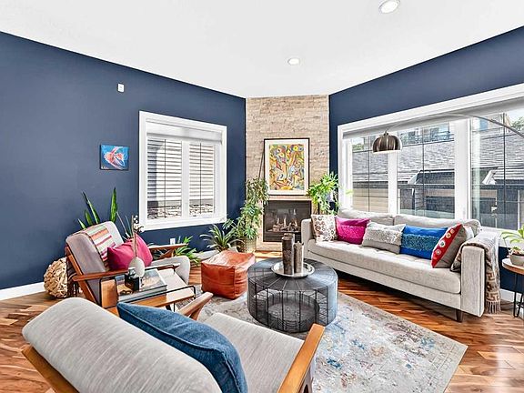 4th image of 309 N 15th Ave NE #3