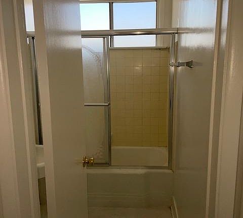 5th image of 2612 Santa Monica Blvd APT 3