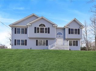1236 Ivy Rd, Mohegan Lake, NY 10547