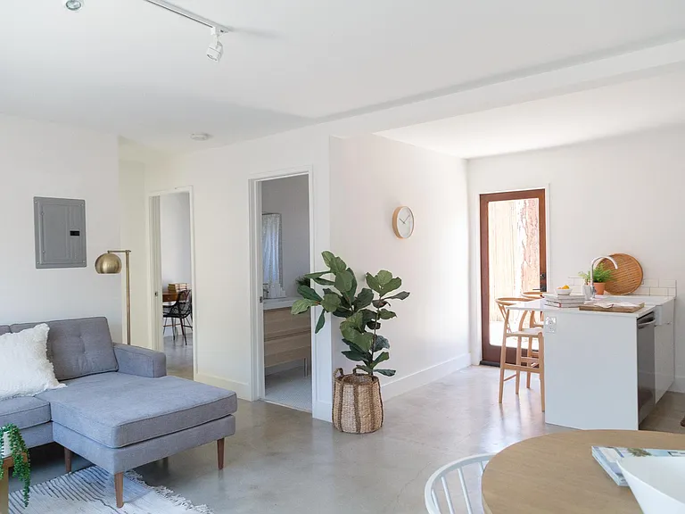 5525 Media Dr #1 — Photo 7