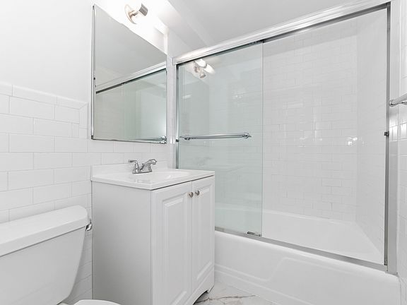 5th image of 65 W 55th St APT 11E