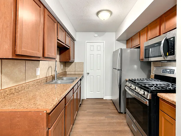 Legend Oaks Gated Community — Photo 53