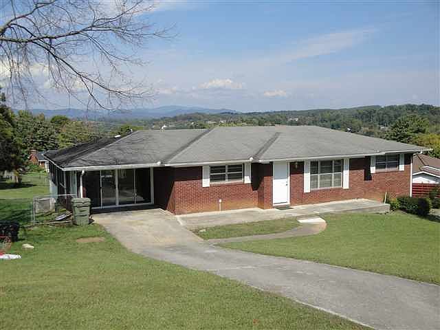 1st image of 2417 Warren Dr