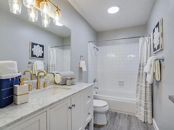 5th image of 49 Showers Dr APT J226