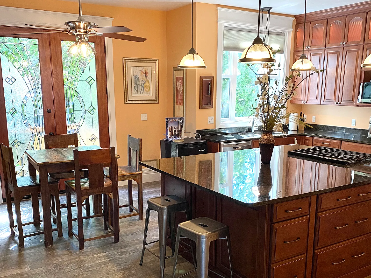 2 bed, 850 sqft, $2,400 — Photo 4