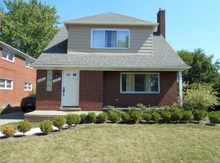 1972 Vernier Rd, Grosse Pointe Woods, MI 48236