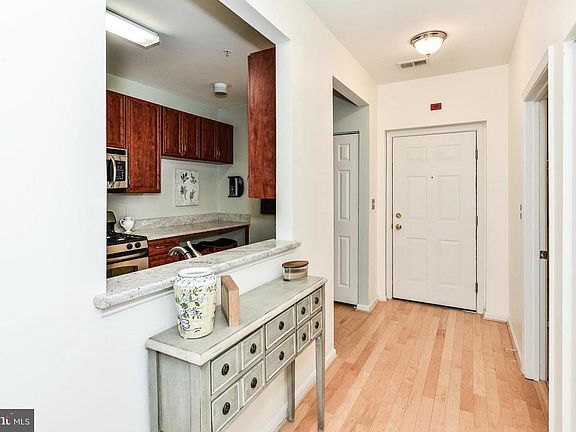 3rd image of 6513 Grange Ln Unit 303