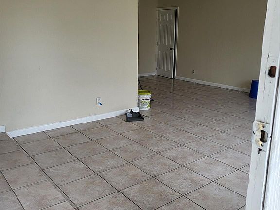 3rd image of 1505 NW 66th Avenue